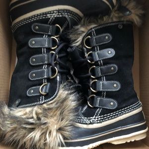 Sorel Joan of Arctic black boots